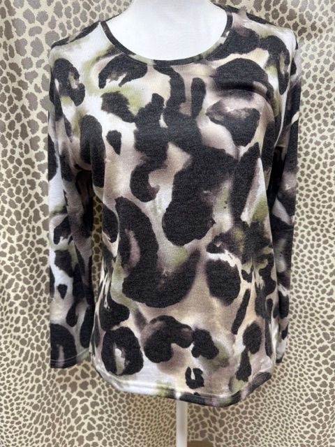 Sunday-Dark Olive T-Shirt