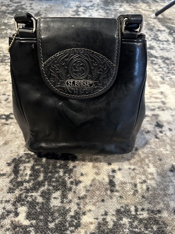 Black Leather Shoulder Bag..