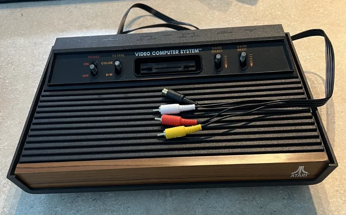 ATARI 2600 - Refurbished & Modded with A/V Composite Out + S-Video Out w/ 2 Joys & 2 Paddles