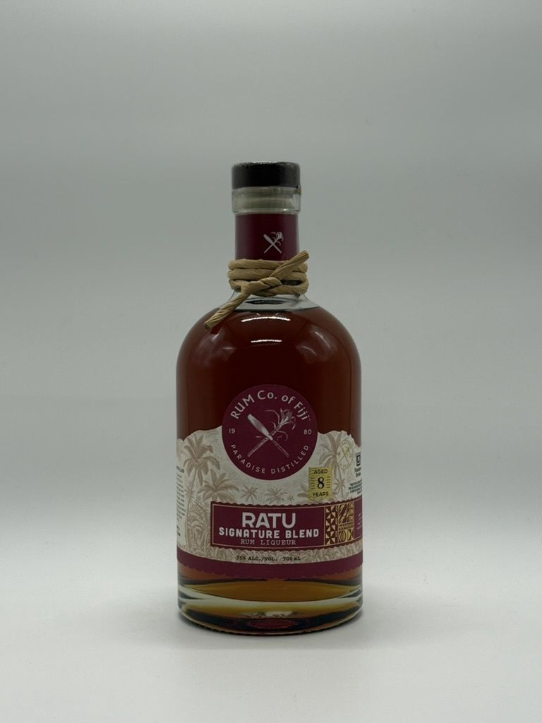 RATU SIGNITURE RUM 8YO 700B