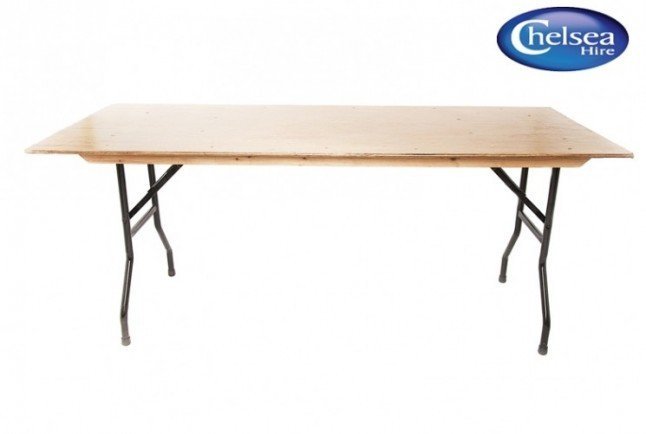 6&#39; (183cm) x 2&#39; 6&quot; (80cm)Trestle Table - seats 6/8 people