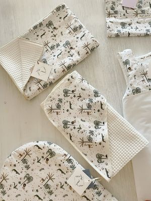 geburtsausstattung-personalisiertes-geschenk-jungle-gigoteuse-joli-samedi-decke