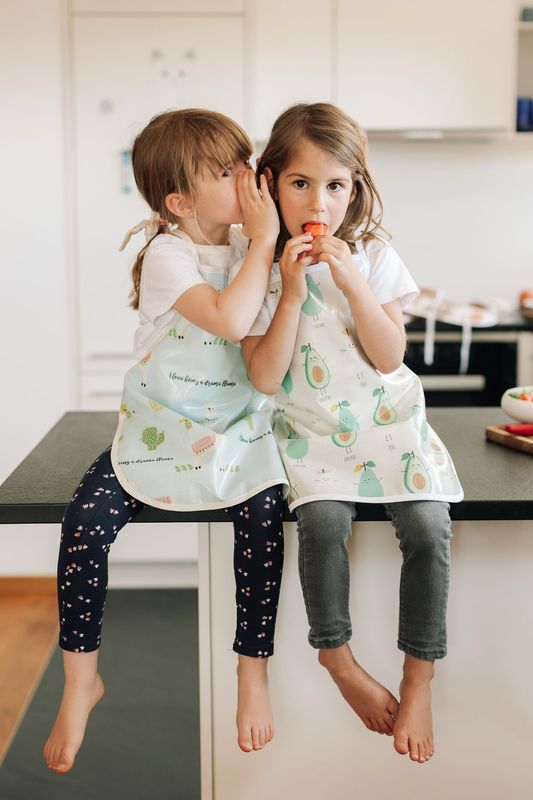 apron-kitchen-child-impermeable-montessori-lama-ruban-dore-joli-samedi
