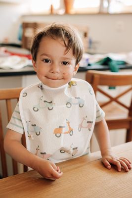 kinderlatz-impermeabel-scooter-joli-samedi