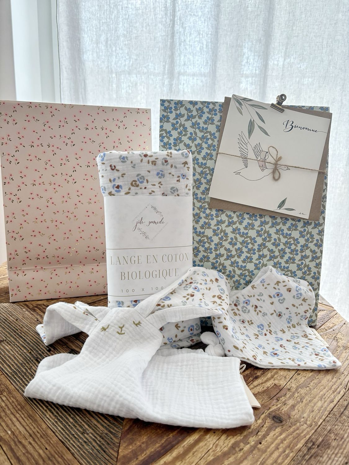 Large Baby Gift Pouch – A Useful &amp; Elegant Newborn Set