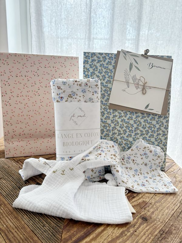 Large Baby Gift Pouch – A Useful &amp; Elegant Newborn Set