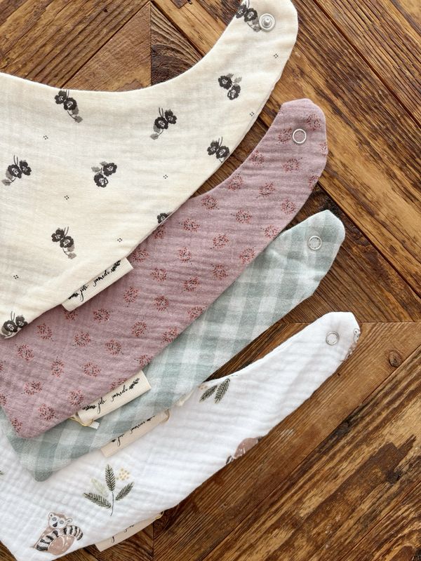 Triangle bandana in double organic cotton gauze
