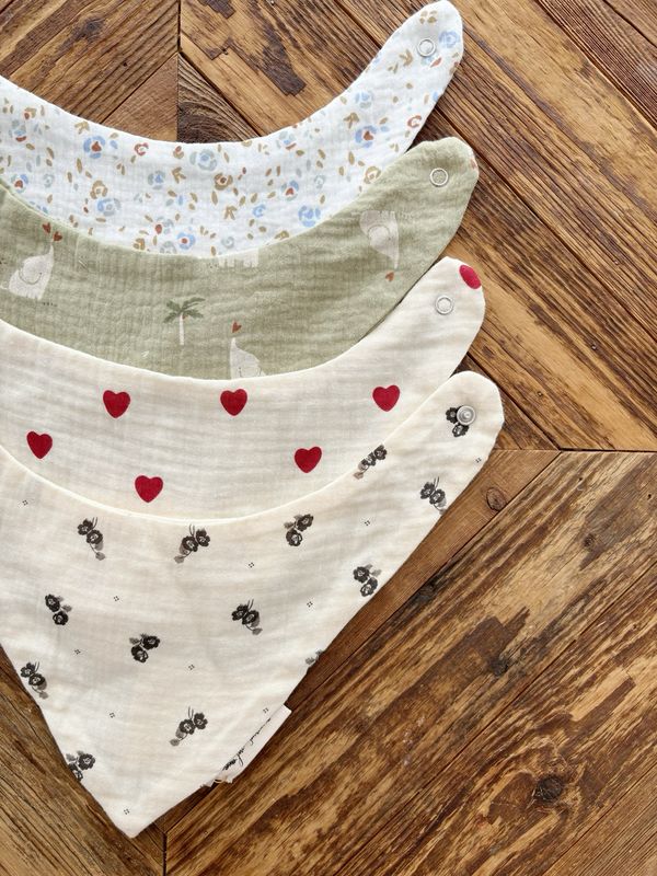 Triangle bandana in double organic cotton gauze