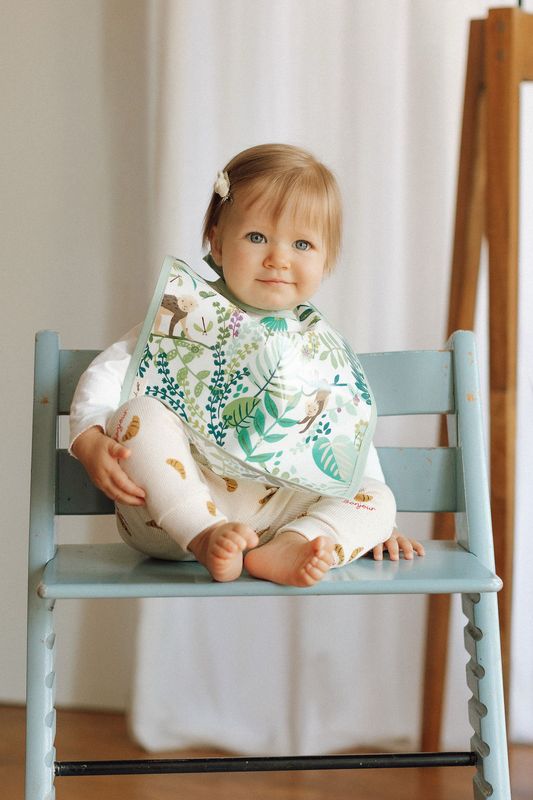 Waterproof Jungle Bib – Fun and Protection for Baby’s Mealtimes