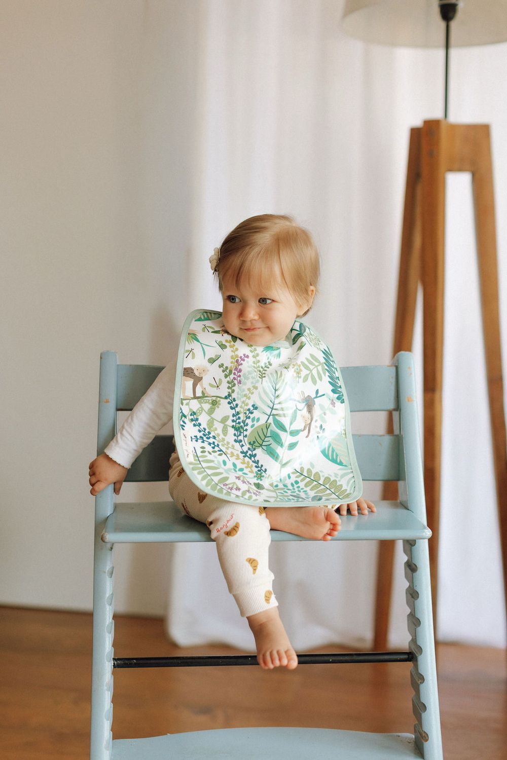 Waterproof Jungle Bib – Fun and Protection for Baby’s Mealtimes