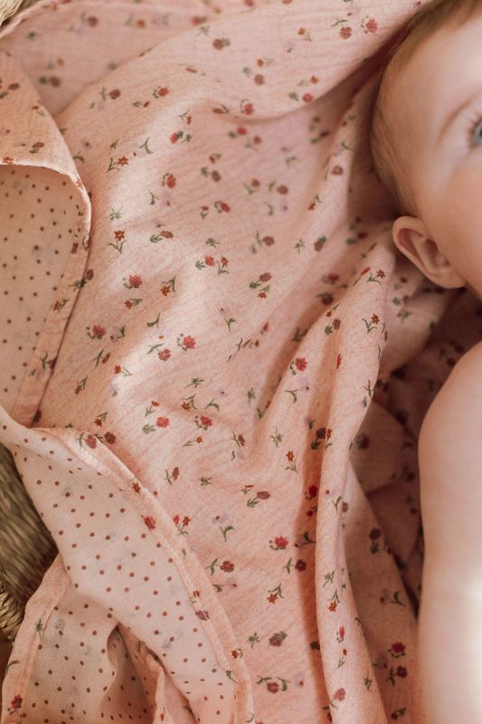 Organic Cotton GOTS Baby Swaddle – Flowers &amp; Dots Motifs – Soft, Versatile and Practical