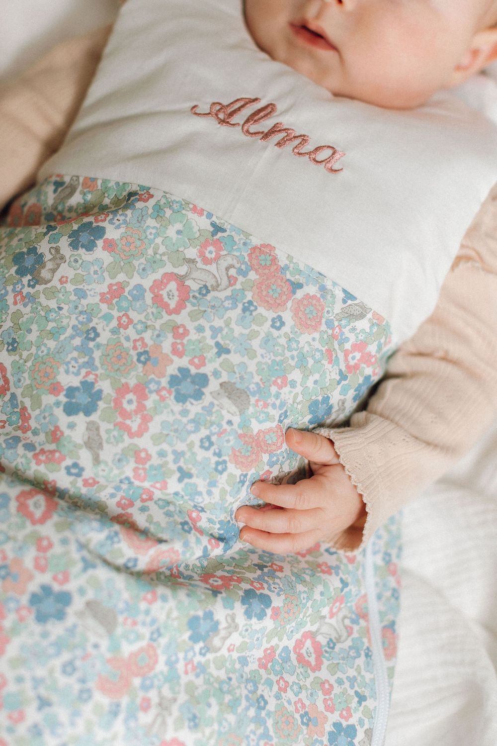 Personalized Sleeping Bag - A Unique and Cozy Cocoon for Baby 🌙