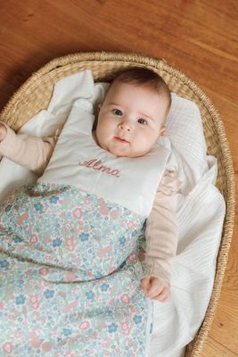 Personalized Sleeping Bag - A Unique and Cozy Cocoon for Baby 🌙