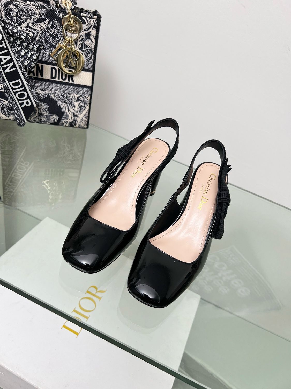 Dior women sandals DAIB04