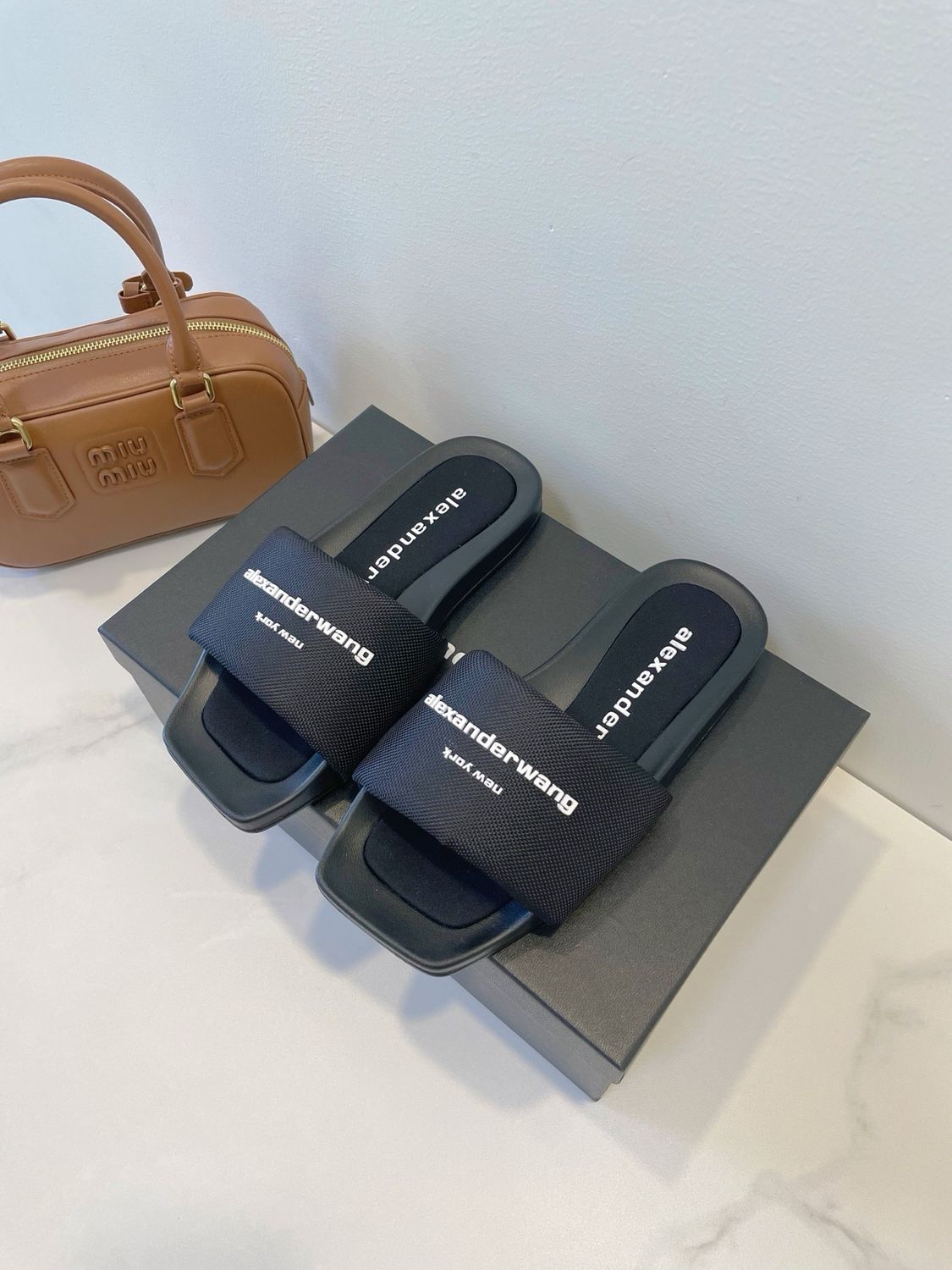 Alexander wang women slippers AEWE03