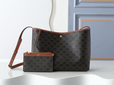 Celine bag — CEI15 Triomphe Leather Snap-Button Shoulder Tote