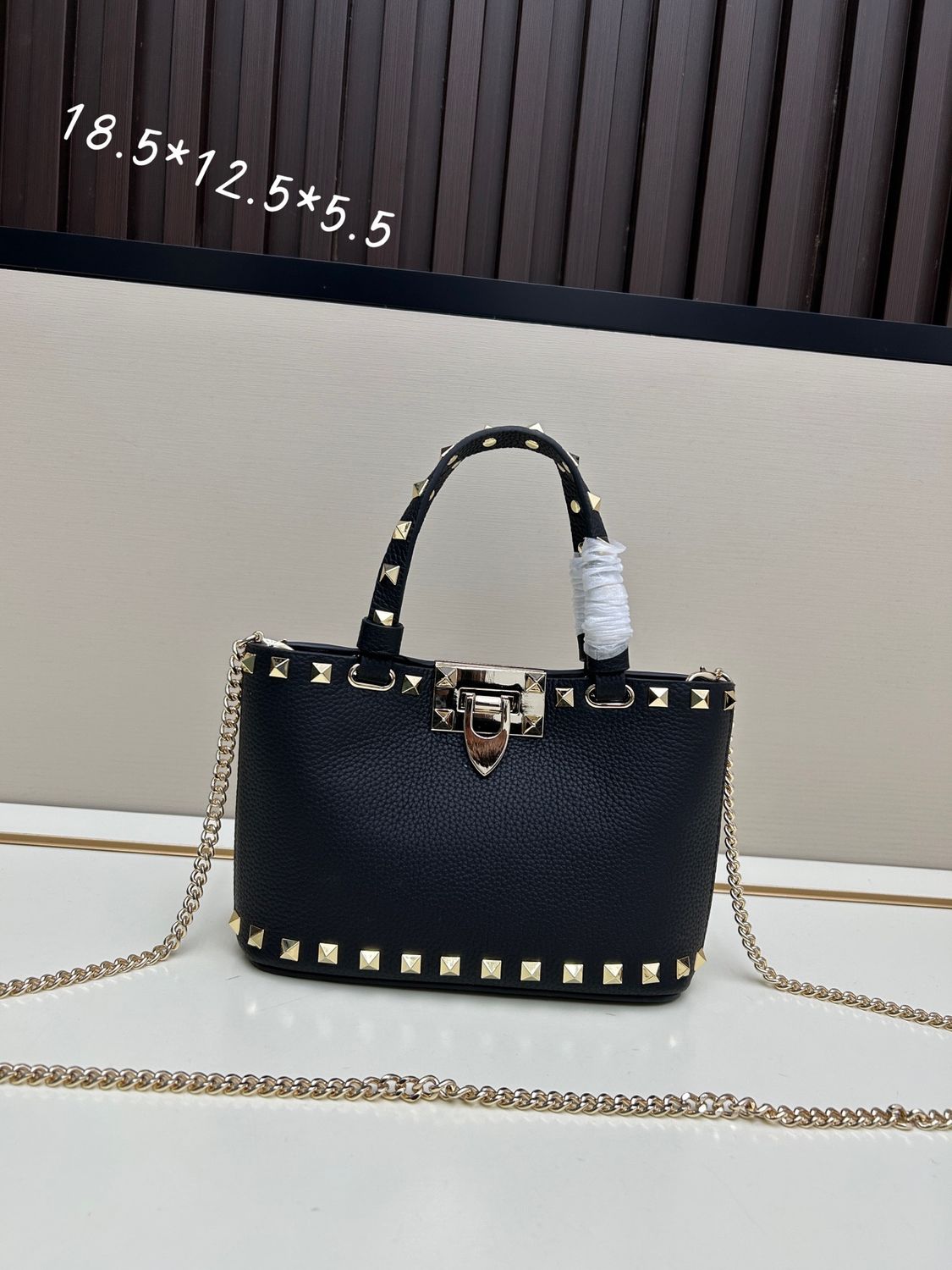 Valentino bag — Garavani Rockstud Handbag Small VLK02