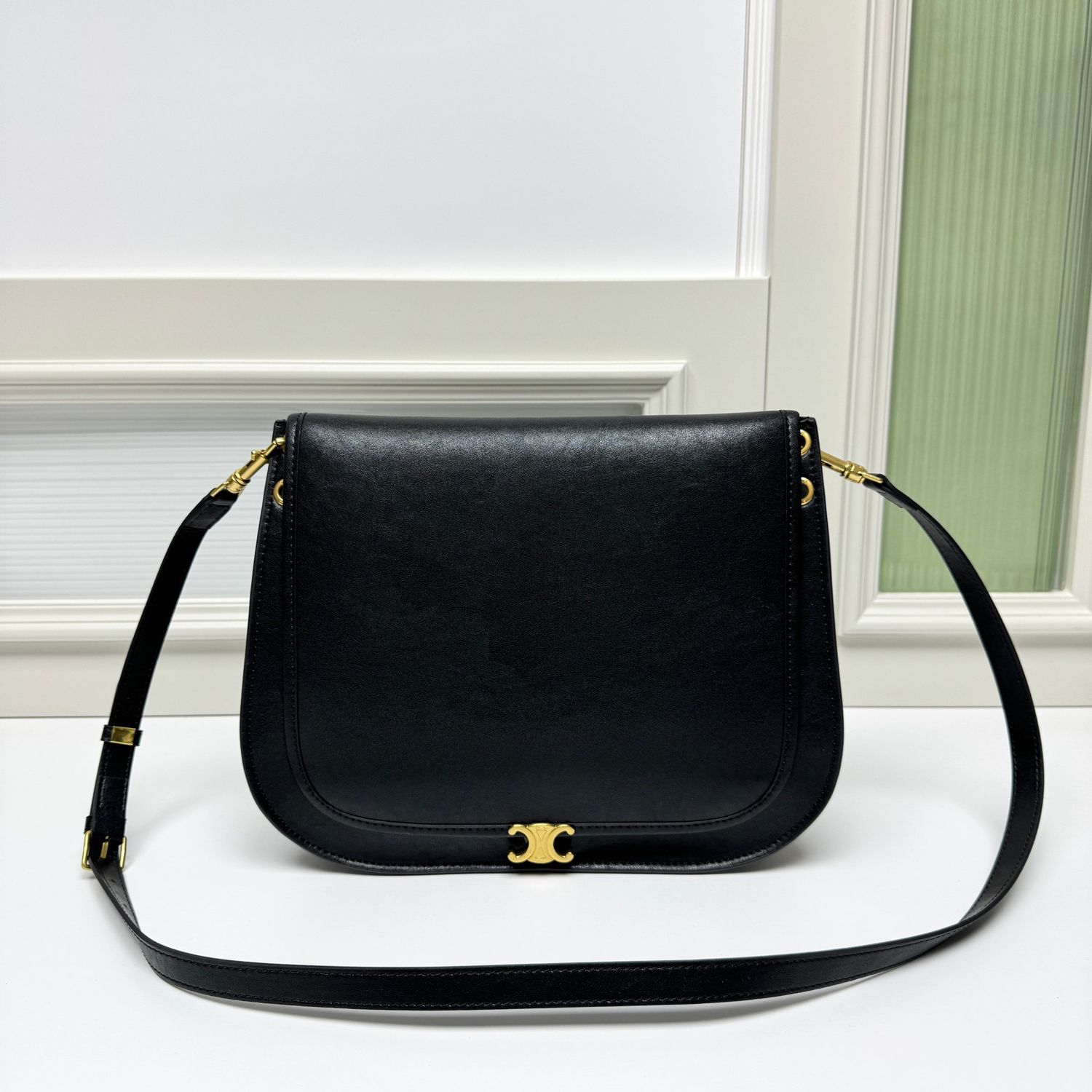 Celine Bag — Soft Triomphe Besace Shoulder Bag CEA01