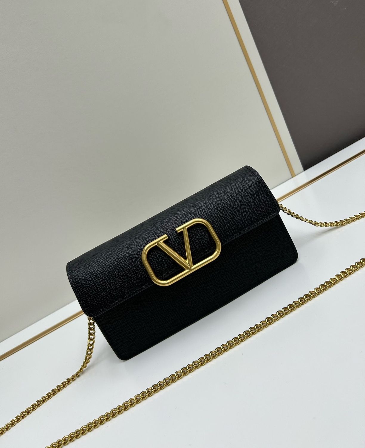 Valentino chain clutch bag VLA05
