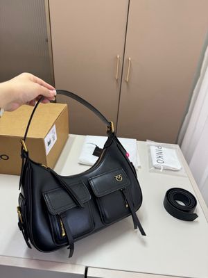 Pinko carrie cargo bag PIA08