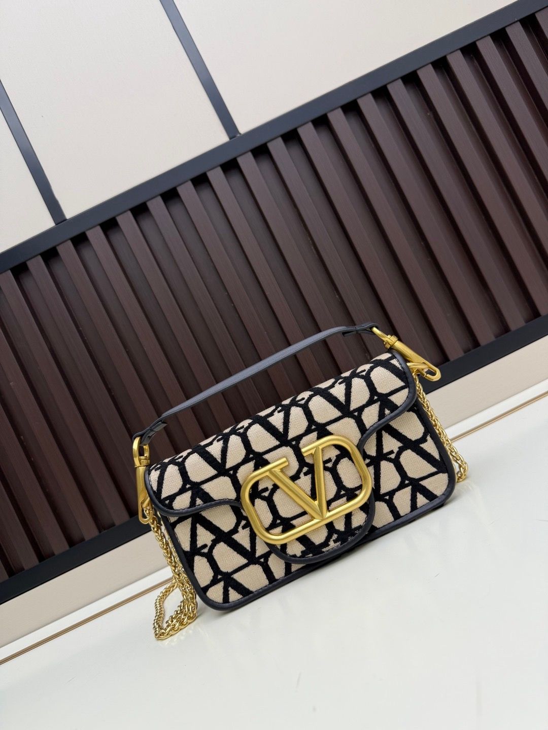 Valentino garavani loco small bag VMC01