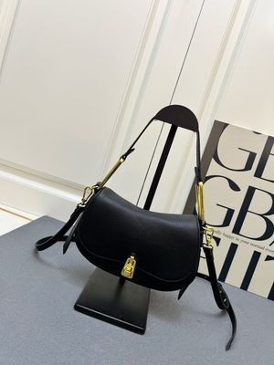 Coccinelle elegant shoulder bag handbag CCC04