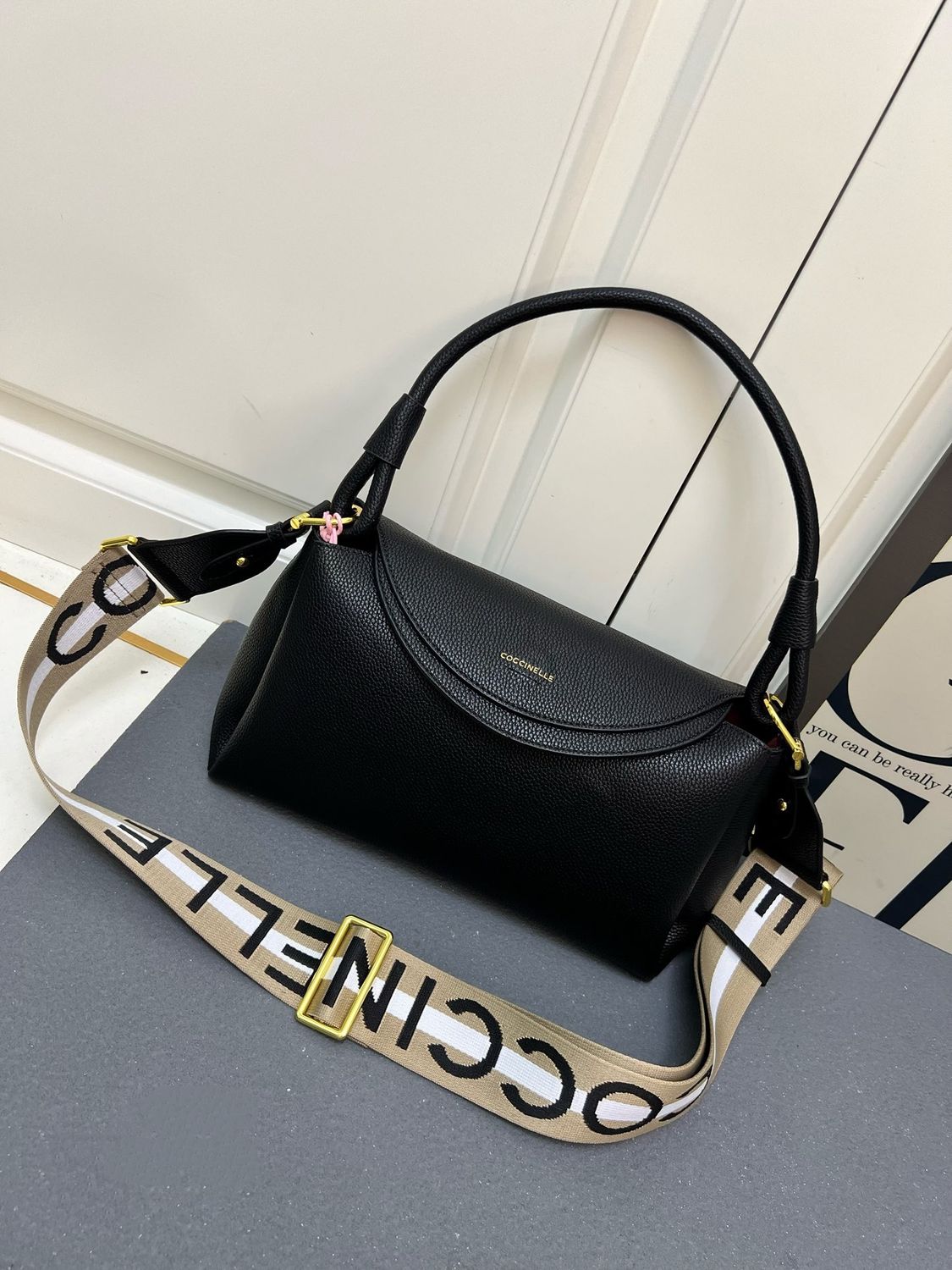 Coccinelle arlettis hobo leather shoulder bag CCC06