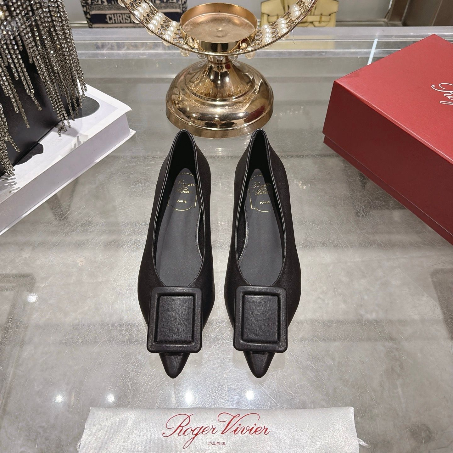 Roger Vivier Pointed Toe Buckled Shoes ROBH10