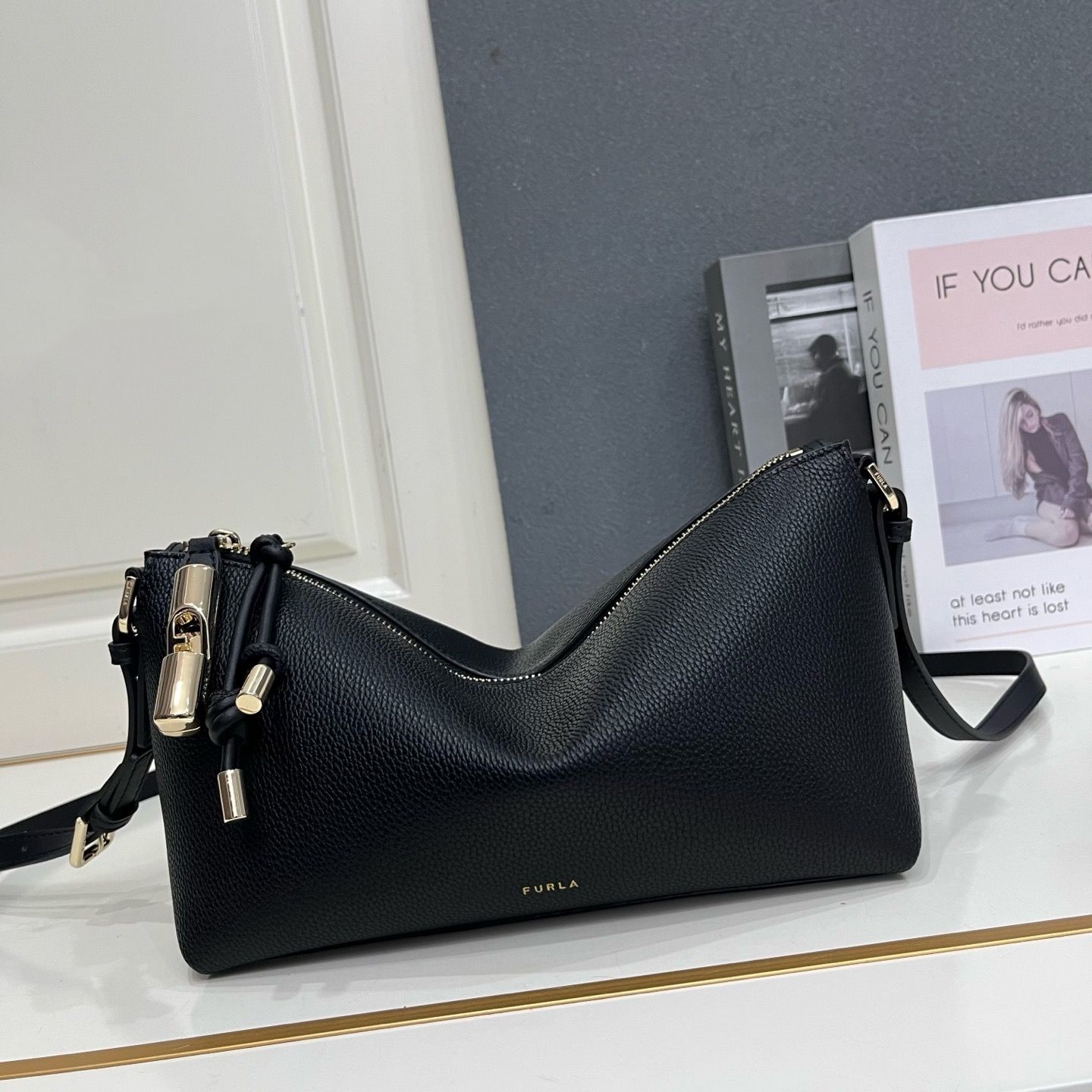 Furla Crescent crossbody bag FUG01