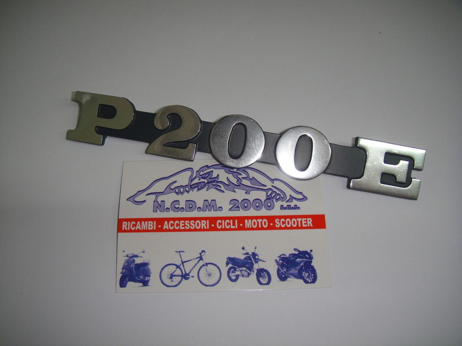 Scritta Targhetta PER SCOCCHE laterale Vespa PX &quot;P 200E&quot; CF5769