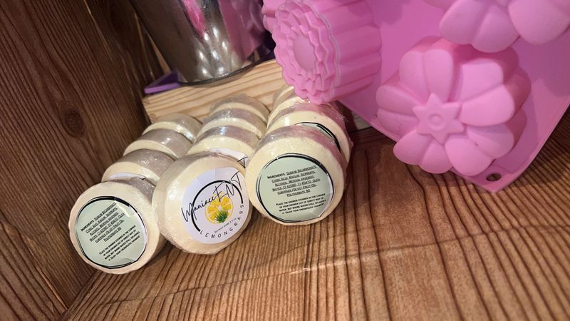 3.5oz. Lemongrass Shower Steamer