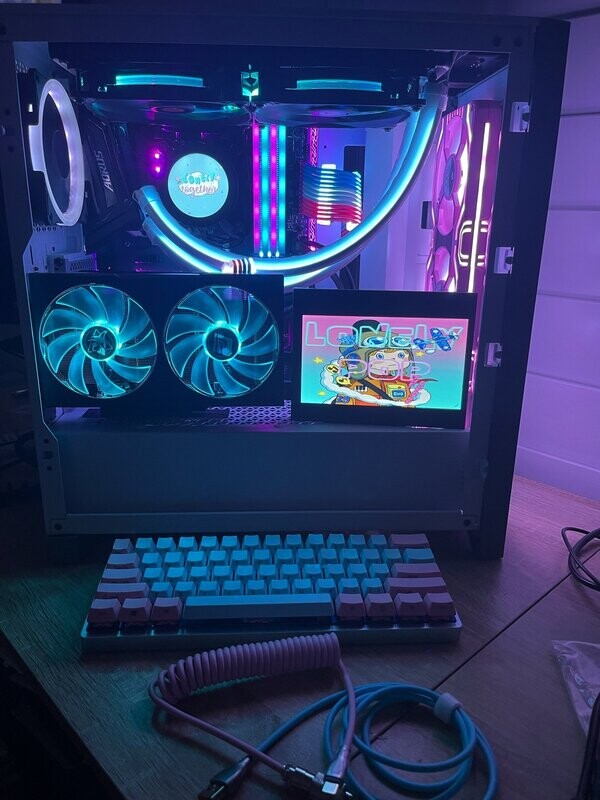 Lonelypop/CyberPunk Custom Gaming PC with Custom Mechanical Keyboard