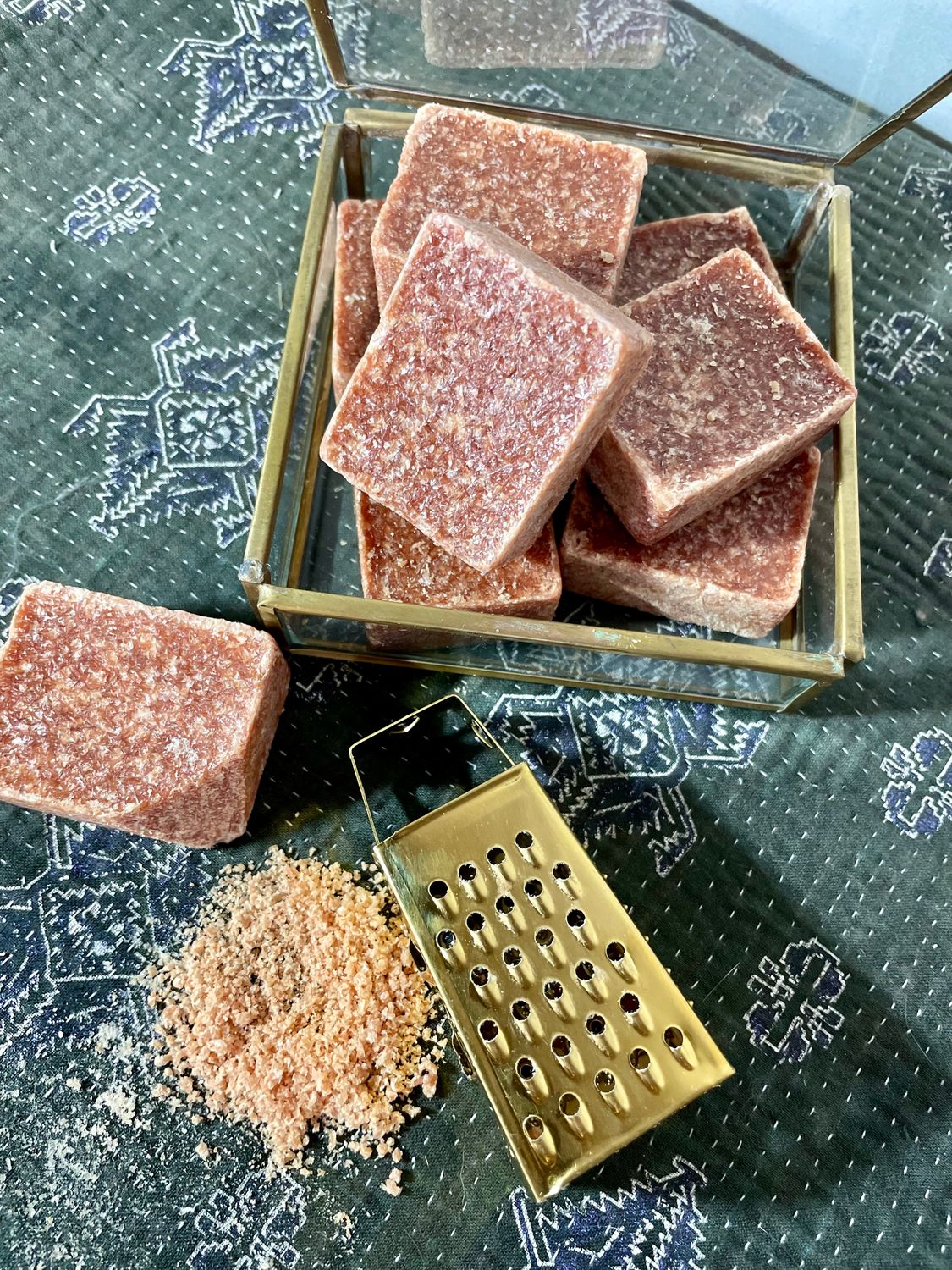 Oudh Zahra perfume block (10 pieces)