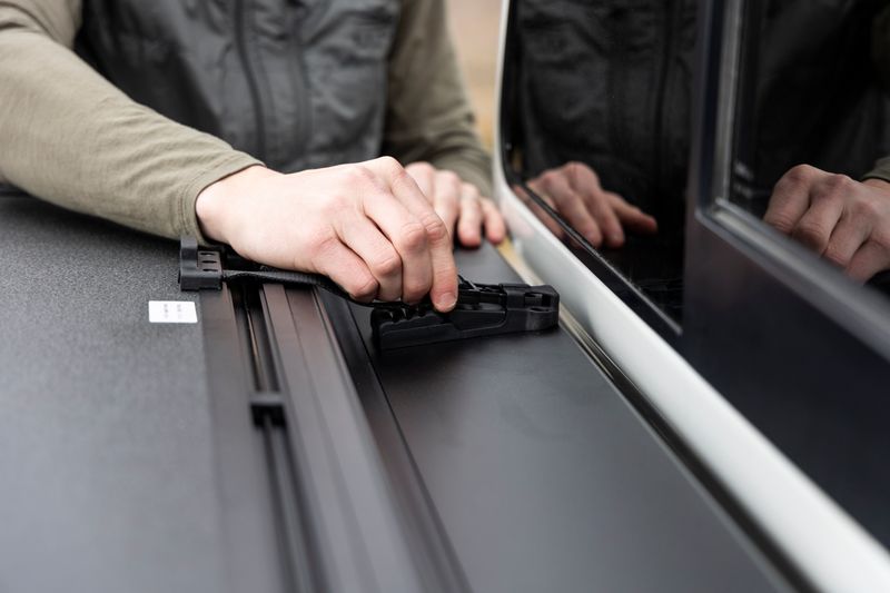 2005-2021 Nissan Frontier Hard Flip-Up Bed Cover