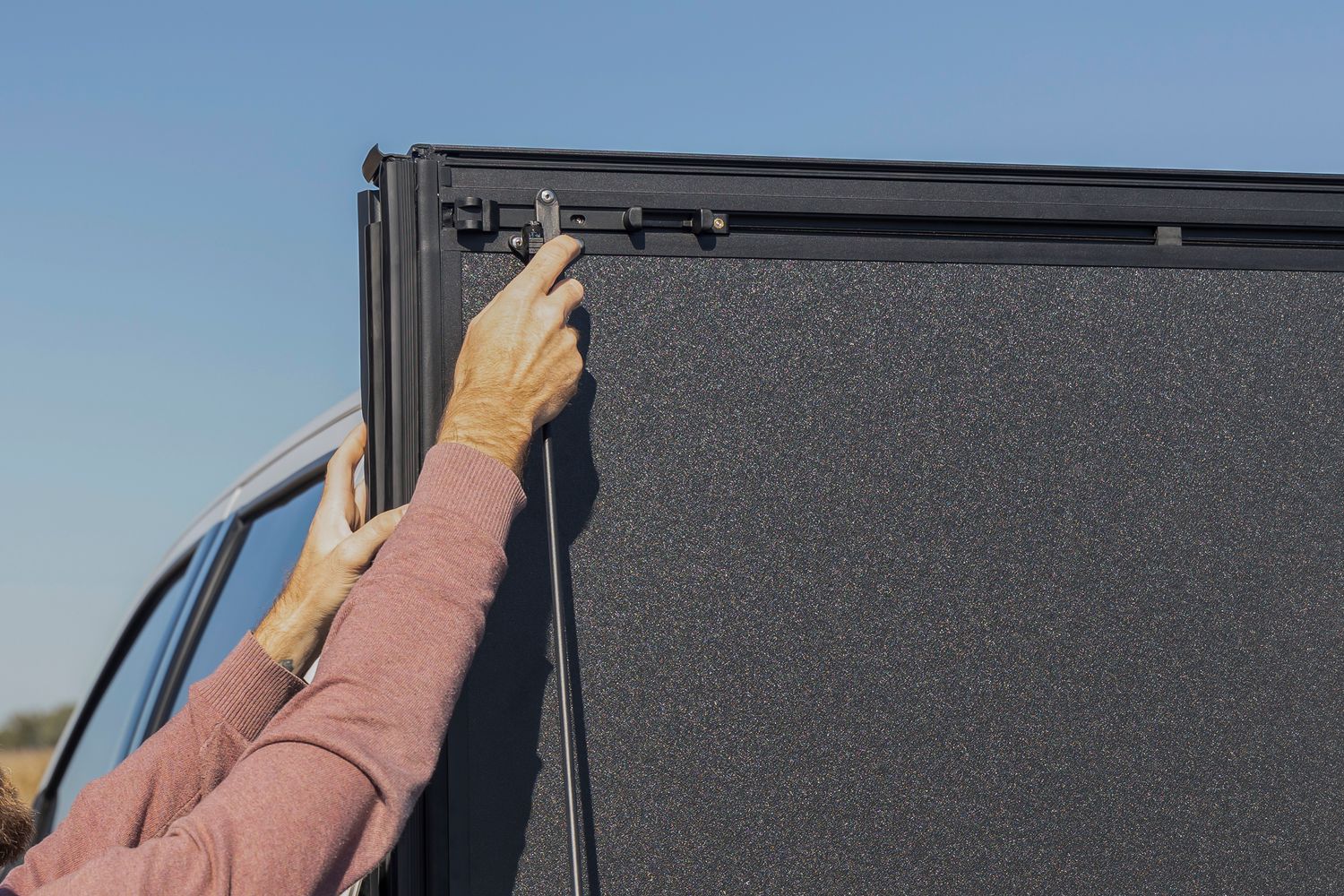 2017-2023 F-250/F-350 Hard Flip-Up Bed Cover