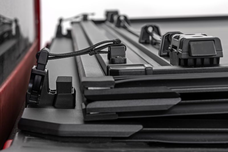 2019-2025 GM 1500 Hard Flush- Tri- Fold Bed Cover