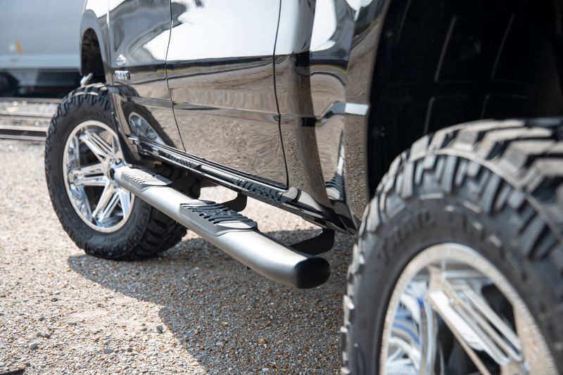 2019-2025 Dodge Ram 1500 Oval Steps
