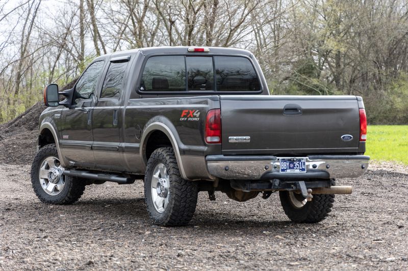 1999- 2016 Ford F-250/F-350 Oval Steps