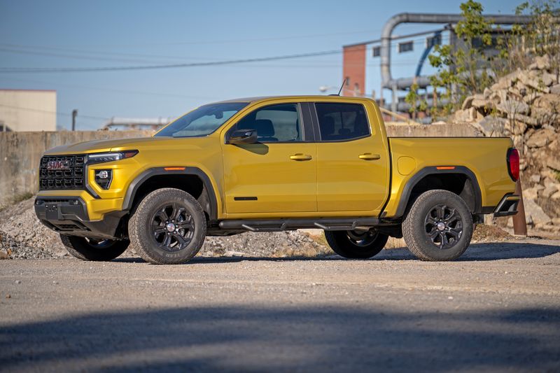 2015-2025 Chevy/GMC Canyon/Colorado 2WD/4WD 5' Bed Only and Crew Cab Only Nerf Steps