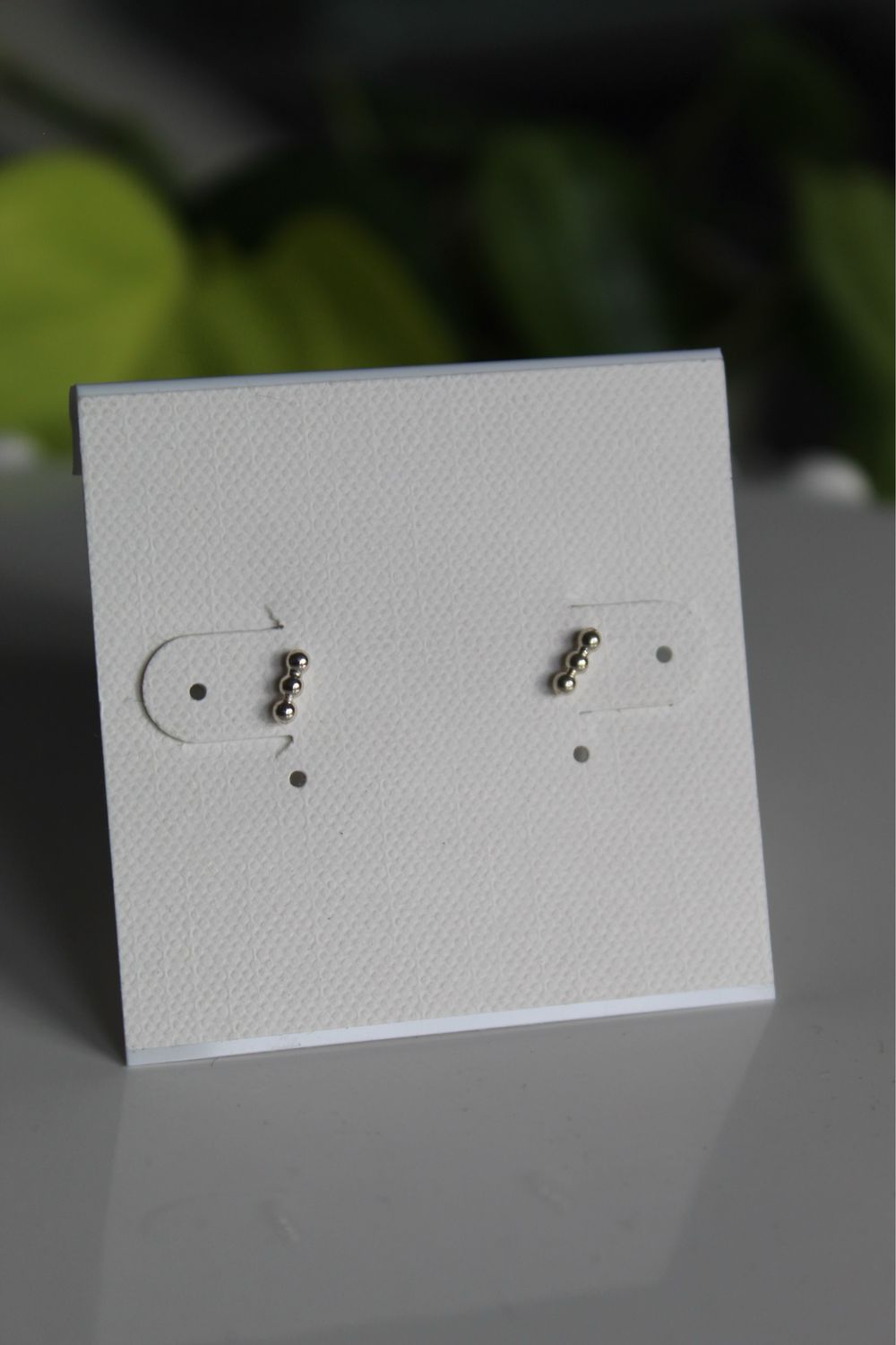 Dot studs