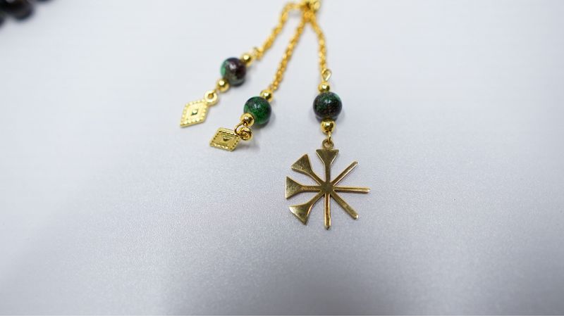 Yezidische Symbol Tesbih in Dunkel grün 15€