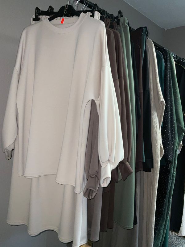 2 teiler mit rock beige