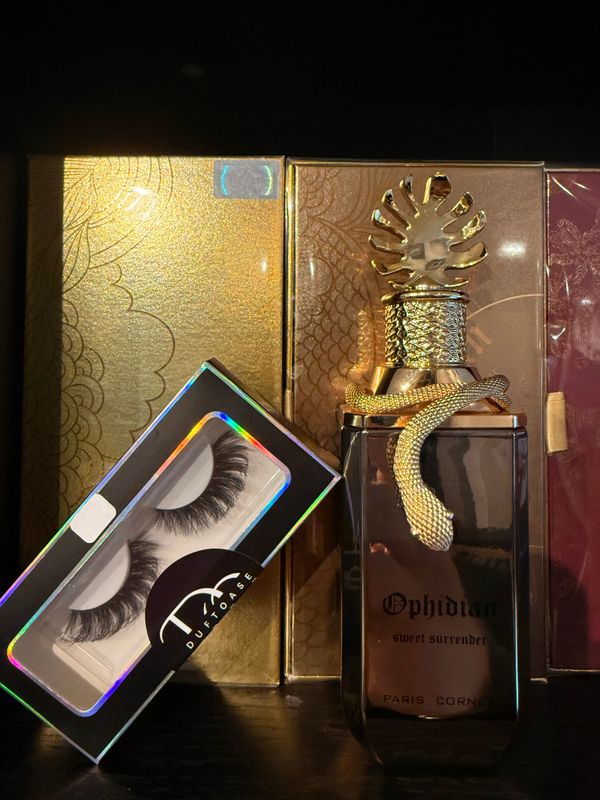 Set EMI mit Parfum und Wimpern