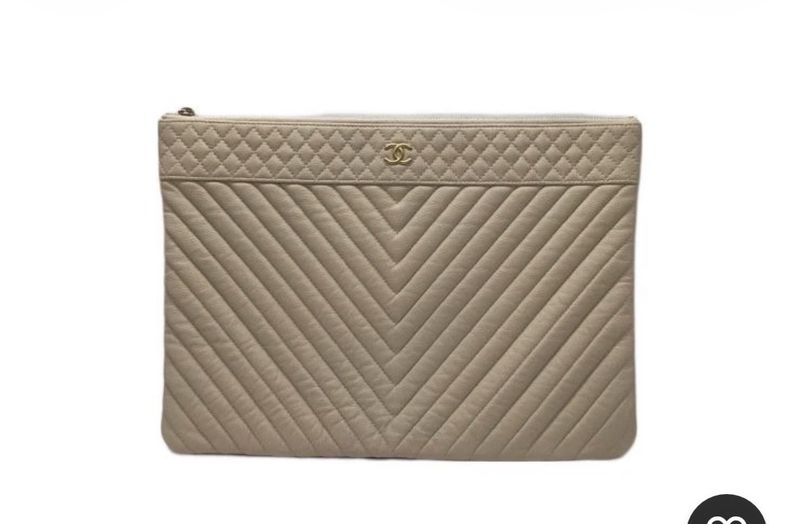 Chanel CC Logo V Clutch Beige