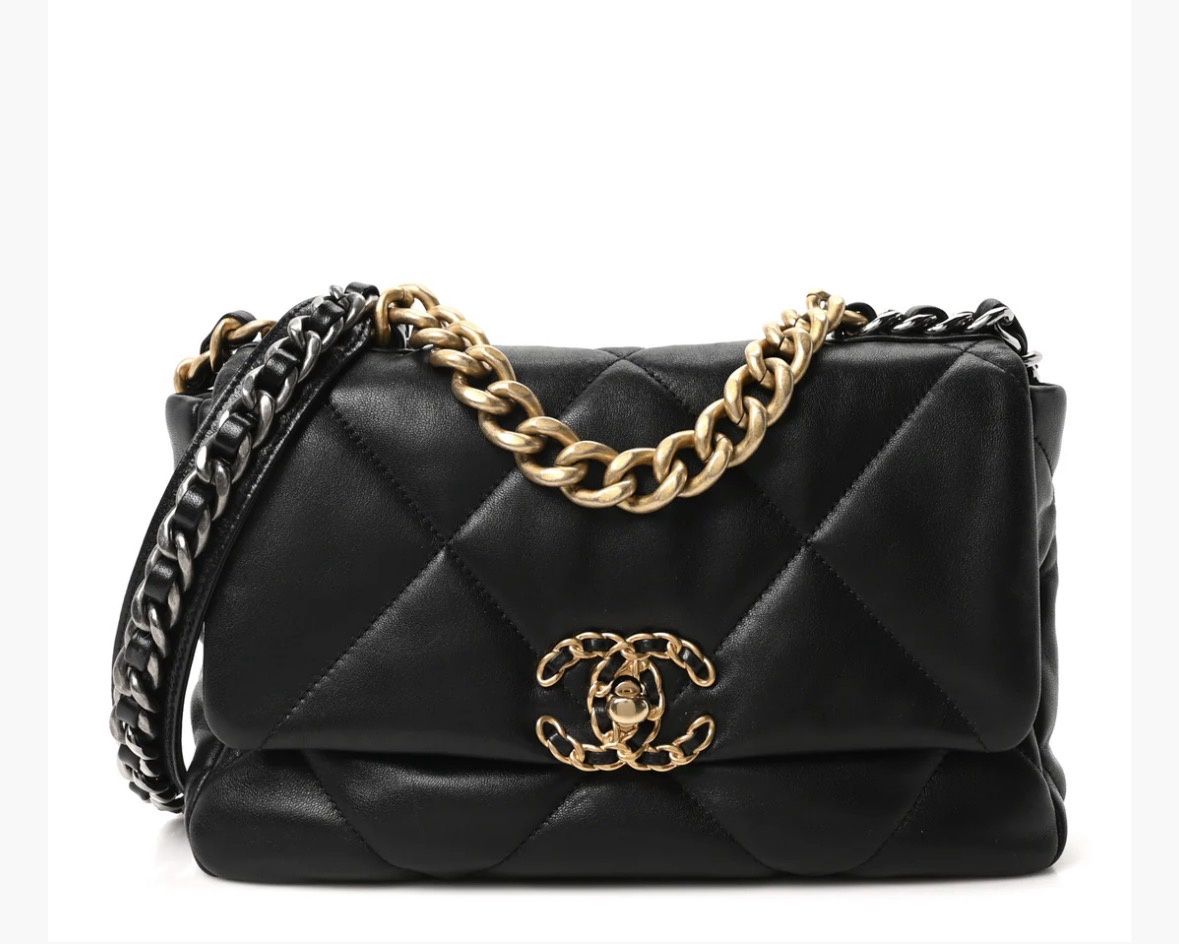 Chanel 19 black tri chain med black