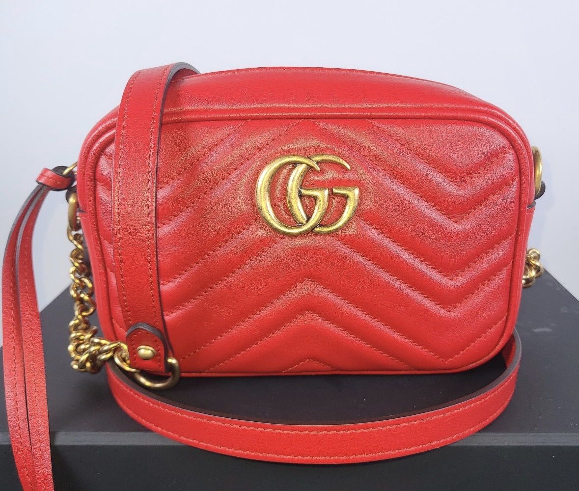 Gucci red marmont crossbody camera