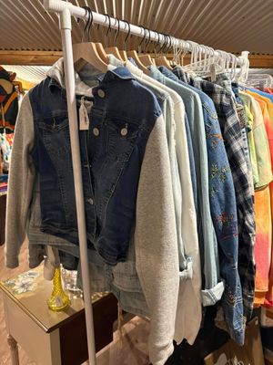 Clothing - Thrift &amp; Vintage