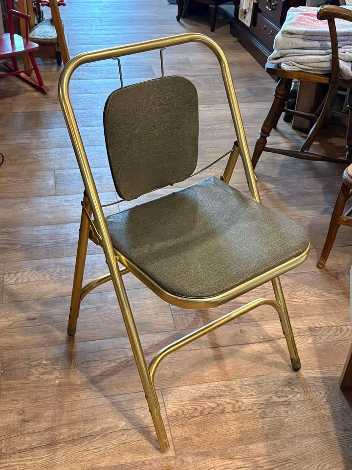Set of 6 mid-century vinyl &amp; metal folding chairs