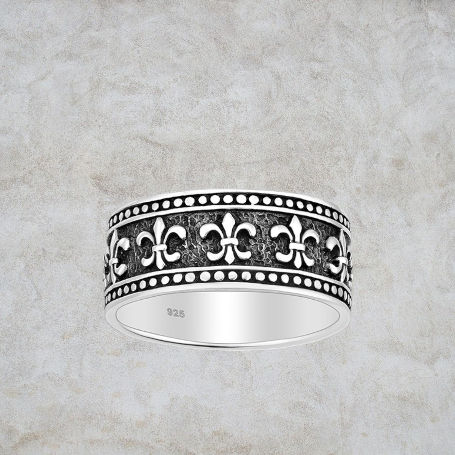 Fleur de Lis Band Ring