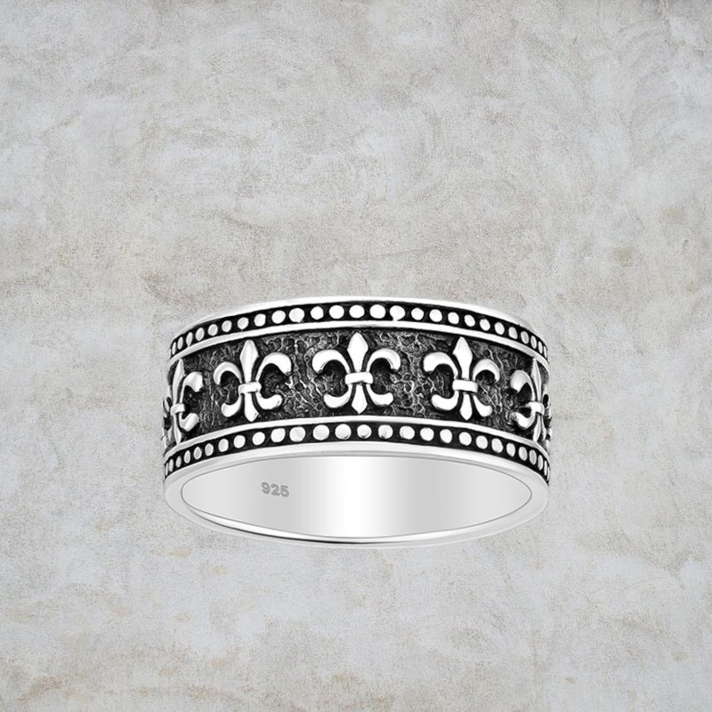 Fleur de Lis Band Ring